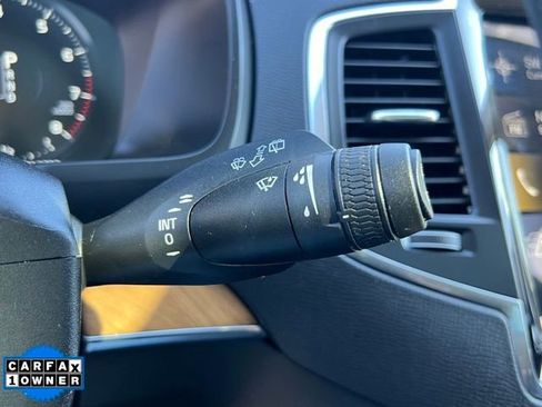 Used 2021 Volvo XC90 T6 Momentum image 23