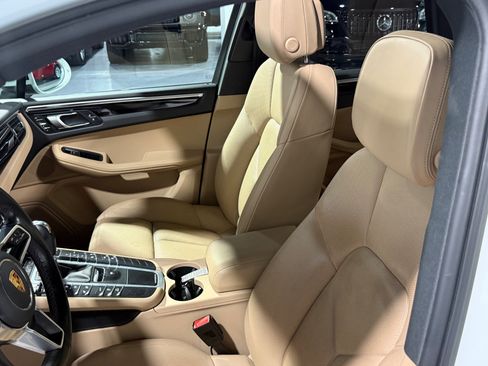 Used 2021 Porsche Macan S AWD/4WD image 24