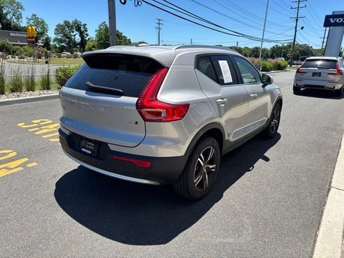 Certified 2025 Volvo XC40 B5 Core AWD/4WD image 5