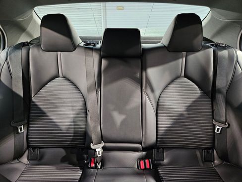 Used 2024 Toyota Camry SE image 13