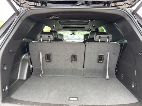 Used 2023 Chevrolet Traverse RS w/ LPO, Floor Liner Package AWD/4WD image 38