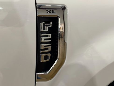 Used 2021 Ford F250 XL w/ Power Equipment Group image 46