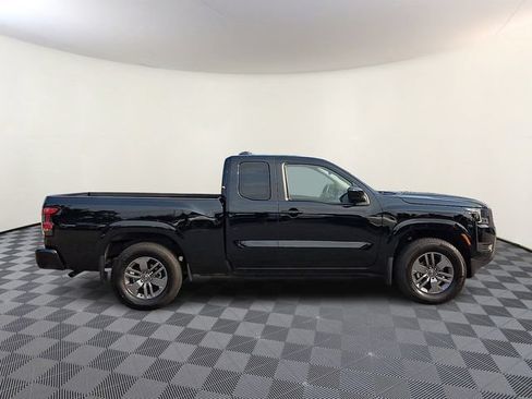 Used 2025 Nissan Frontier SV RWD image 8