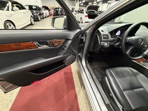 Used 2011 Mercedes-Benz C 300 4MATIC Sedan image 19