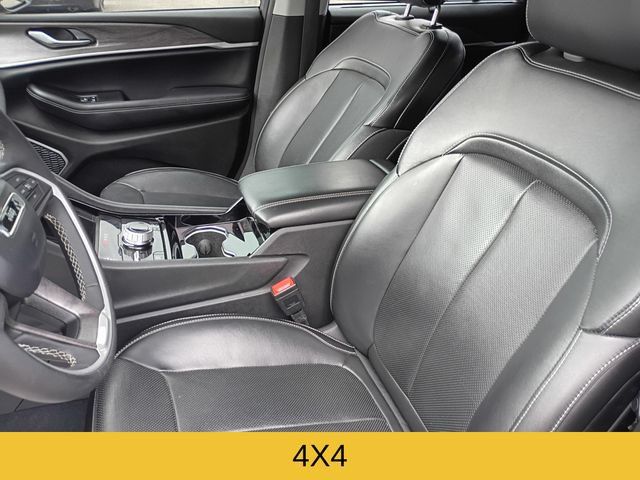 Used 2022 Jeep Grand Cherokee Limited 4xe w/ Luxury Tech Group II AWD/4WD image 12