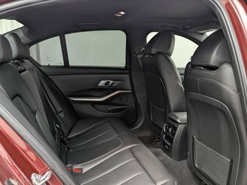 Used 2022 BMW 330i Sedan w/ M Sport Package RWD image 14