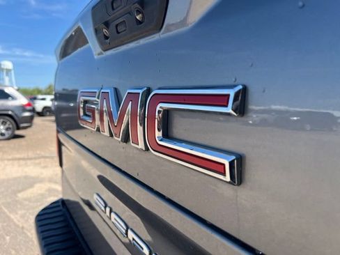 Used 2021 GMC Sierra 1500 AT4 w/ AT4 Value Package AWD/4WD image 12