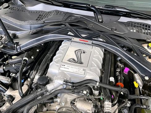 Used 2021 Ford Mustang Shelby GT500 w/ Technology Package image 31