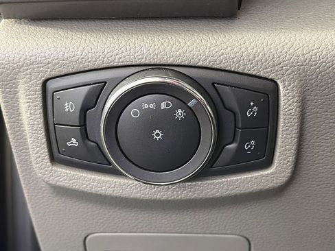 Used 2015 Ford F150 XLT w/ Equipment Group 302A Luxury image 22