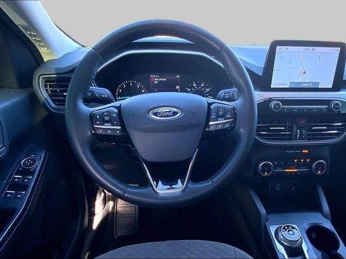 Used 2022 Ford Escape SE w/ SE Sport Appearance Package FWD image 6