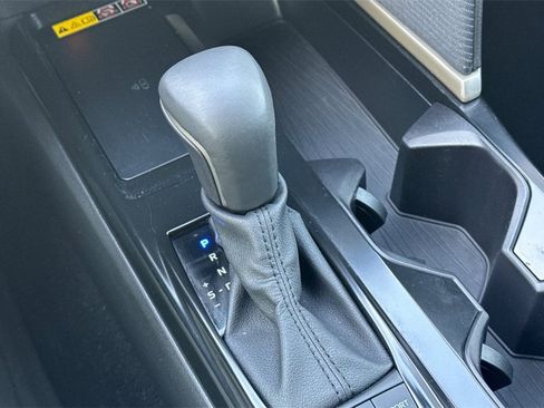 Used 2025 Toyota Camry SE image 22