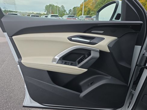 New 2025 Audi Q5 Prestige image 25