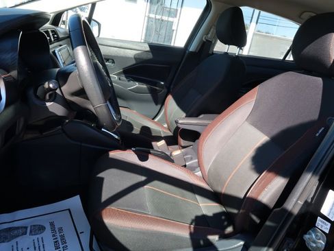 Used 2020 Nissan Versa SR image 5