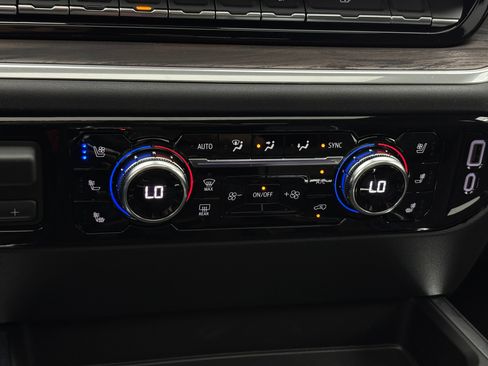 New 2026 GMC Sierra 1500 SLT w/ SLT Premium Package AWD/4WD image 28