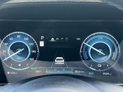 Certified 2025 Hyundai Elantra Limited FWD image 29