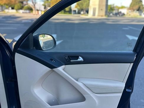 Used 2016 Volkswagen Tiguan SE image 13