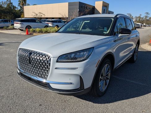 New 2026 Lincoln Corsair Premiere image 9