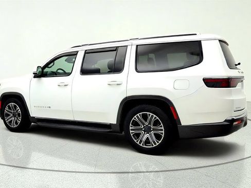 Used 2022 Jeep Wagoneer Series III AWD/4WD image 7