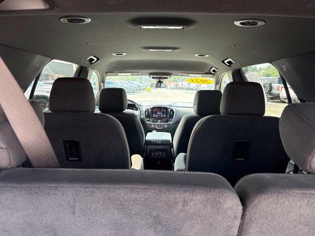 Used 2023 Chevrolet Traverse LT FWD image 32