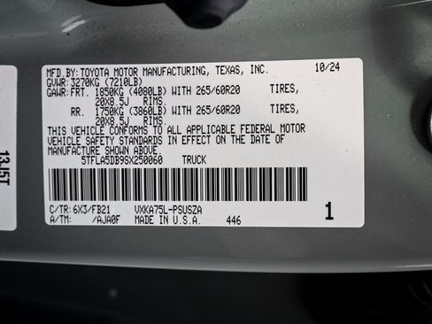 Used 2025 Toyota Tundra SR5 w/ SR5 Convenience Package AWD/4WD image 34