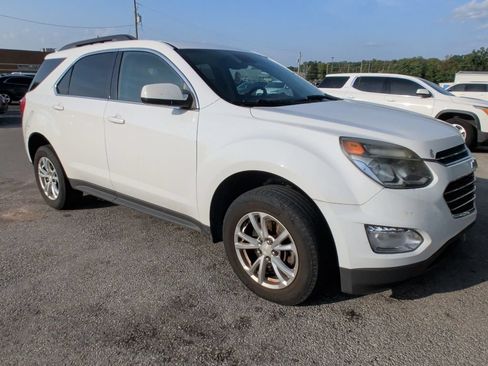 Used 2017 Chevrolet Equinox LT AWD/4WD image 2