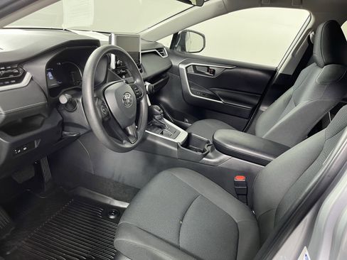 Used 2023 Toyota RAV4 LE image 10