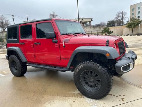 Used 2014 Jeep Wrangler Unlimited Sport w/ Connectivity Group image 20