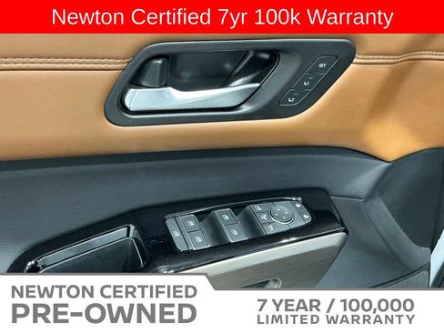 Used 2025 Nissan Pathfinder Platinum FWD image 42