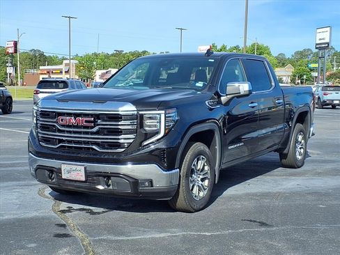 Used 2025 GMC Sierra 1500 SLT RWD image 1