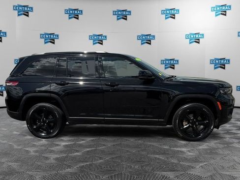 Certified 2023 Jeep Grand Cherokee Altitude AWD/4WD image 7