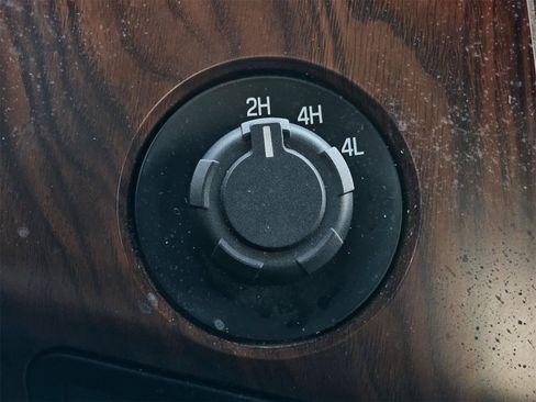 Used 2012 Ford F350 Lariat w/ Chrome Pkg image 14