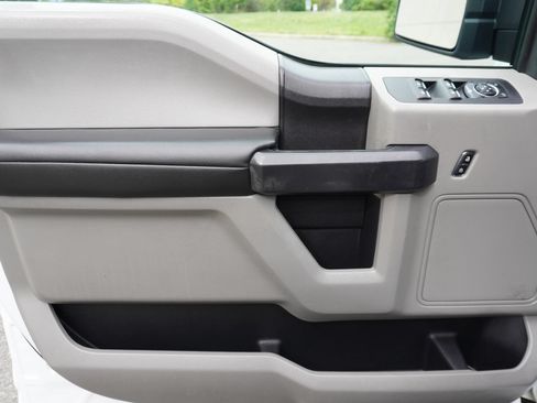 Used 2018 Ford F150 XL w/ Equipment Group 101A Mid AWD/4WD image 14