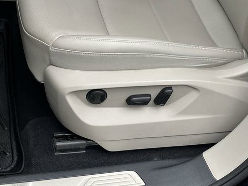 Used 2021 Volkswagen Atlas SE image 11