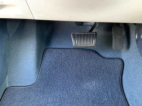 Certified 2022 Hyundai Venue Limited FWD image 17