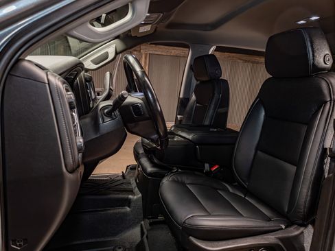 Used 2021 Chevrolet Silverado 1500 RST image 19