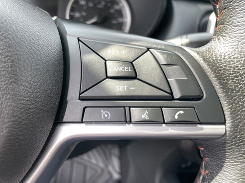 Used 2020 Nissan Versa SR FWD image 35
