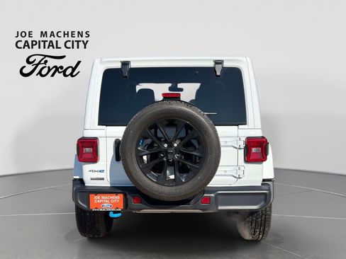 Used 2023 Jeep Wrangler Unlimited Sahara w/ Cold Weather Group AWD/4WD image 6