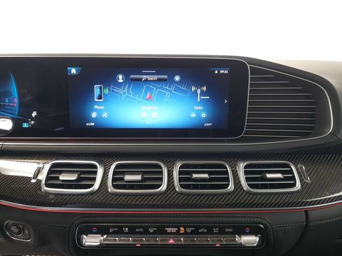 Used 2025 Mercedes-Benz GLS 63 AMG 4MATIC image 17