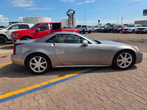 Used 2004 Cadillac XLR RWD image 5