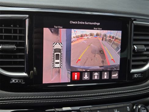 Used 2022 Chrysler Pacifica Limited w/ Uconnect Theater Family Group image 19