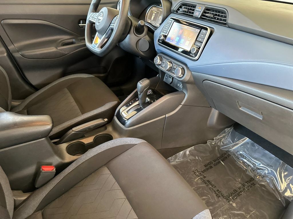 Used 2025 Nissan Versa SV FWD image 14
