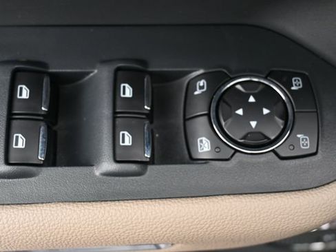 Used 2024 Ford Expedition Limited image 11