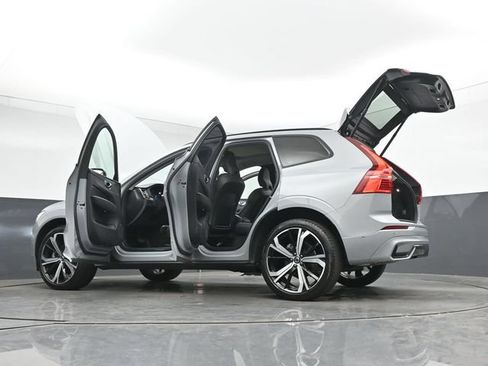 Used 2024 Volvo XC60 B5 Ultimate w/ Climate Package AWD/4WD image 57