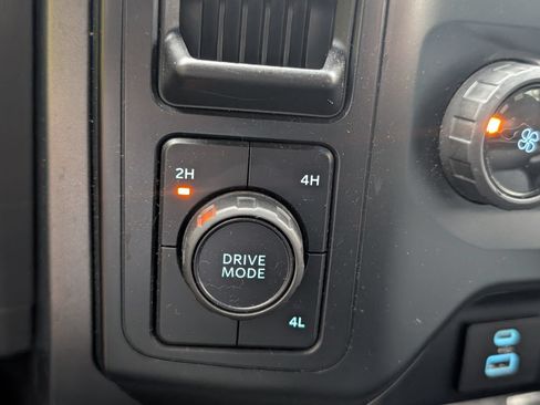Used 2021 Ford F150 XLT AWD/4WD image 12