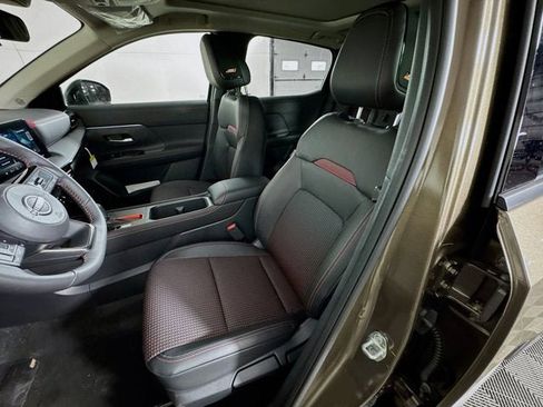 New 2026 Nissan Kicks SR w/ SR Premium Package image 17
