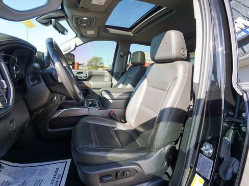 Used 2023 GMC Sierra 3500 Denali w/ Denali Ultimate Package image 16