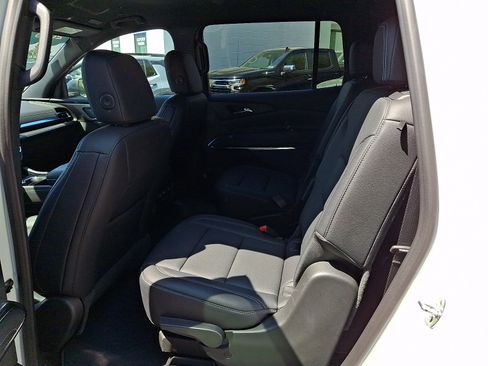 Certified 2026 Chevrolet Traverse LT AWD/4WD image 11