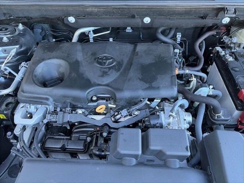Used 2024 Toyota RAV4 XLE image 22