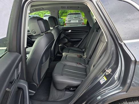 Used 2019 Audi Q5 2.0T Premium Plus w/ Premium Plus Package AWD/4WD image 18