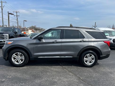 Certified 2021 Ford Explorer XLT w/ Equipment Group 202A AWD/4WD image 4